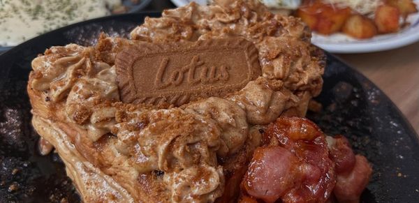 mejores antojos dulces y platillos en restaurante plaza Akropolis